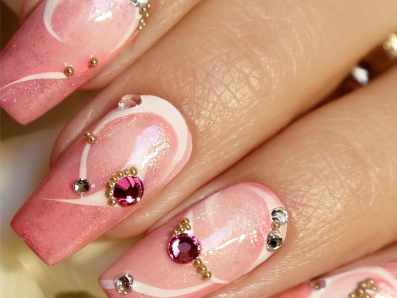 Featured-image-of winter-sparkly-nails-ideas-showing-light-pink-nails