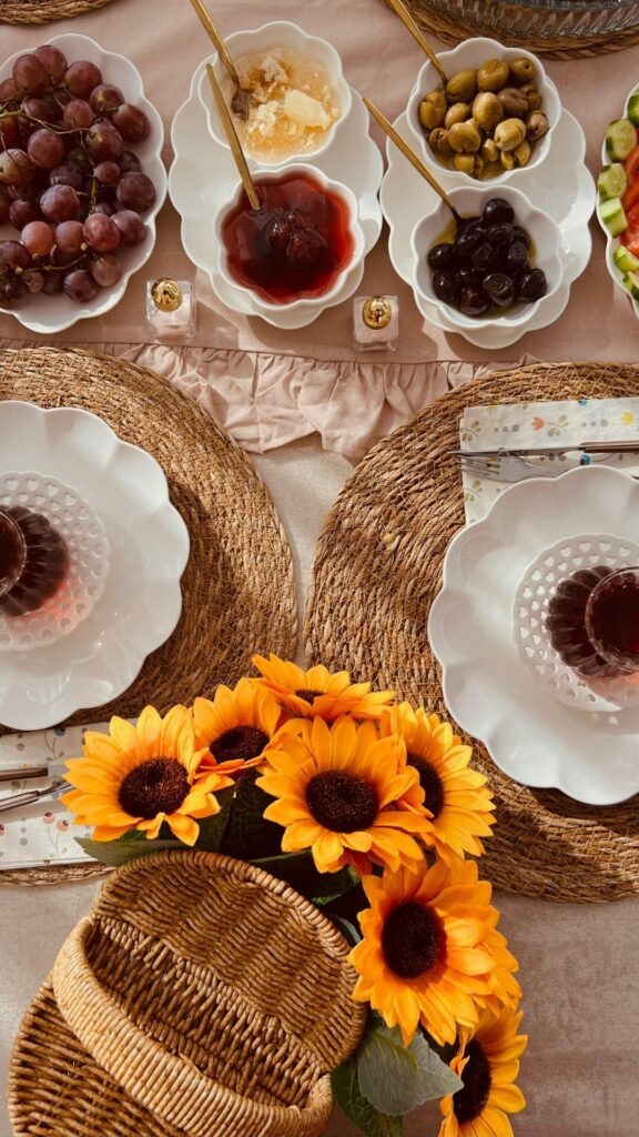 Natural-Fiber-Placemats-on-the-dining-table-with-food-and-wine-on-the-table