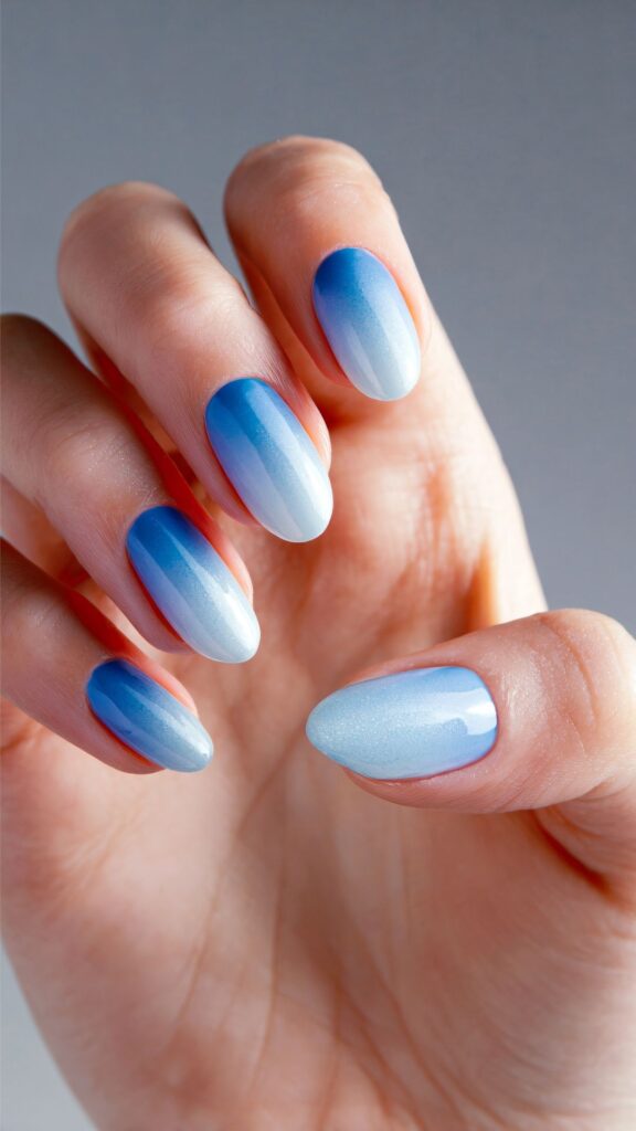 Short-Sparkly-Nails-as-winter-sparkly-nails-ideas