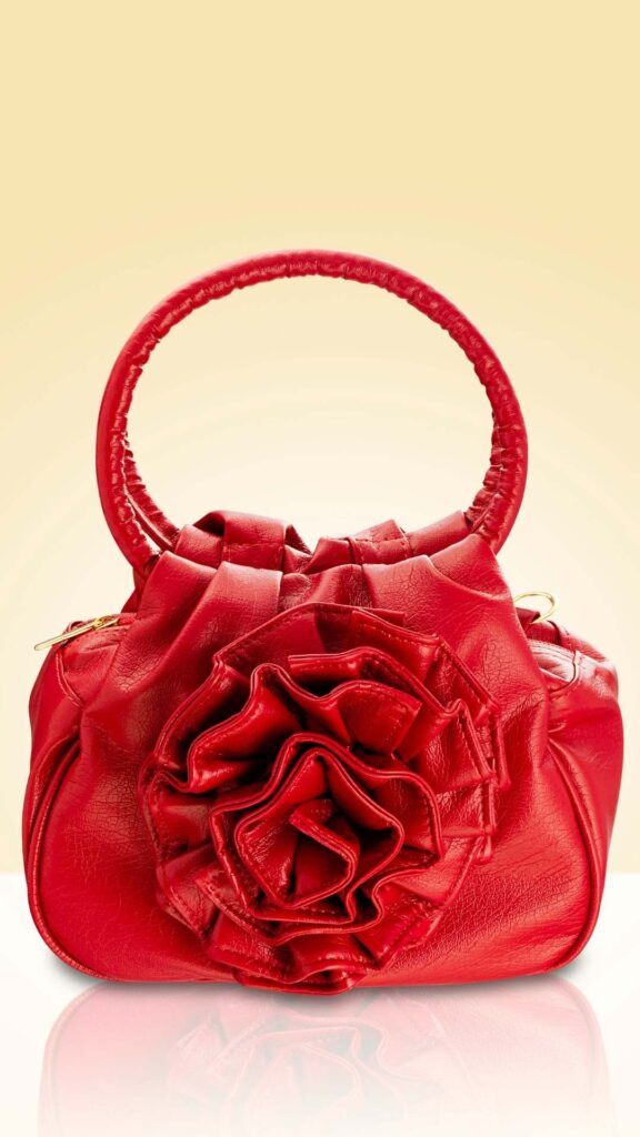 Fashionable-bags-and-purses-adding-charm-to-casual-and-dinner-outfits.