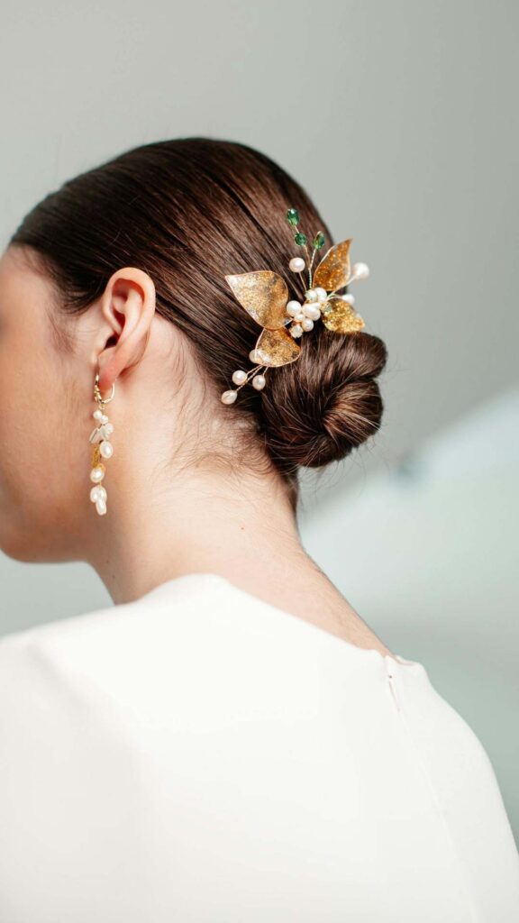 Minimal-Valentine’s-Day-hair-accessories-styled-for-a-simple-romantic-look.