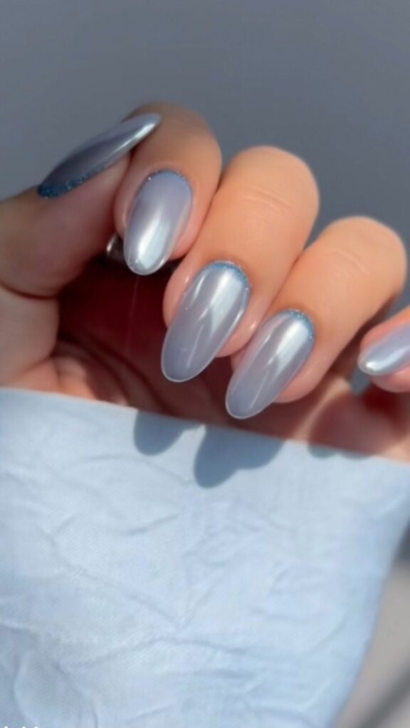 Glitter-ombre-sky-blue-nails