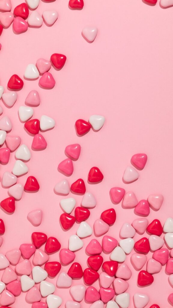 Minimalist-pink-and-red-heart-valentines-day-wallpaper