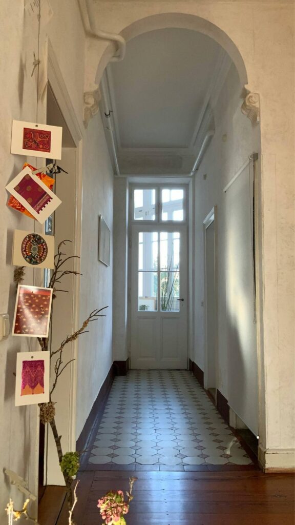 Decorated-entryway-showing-valentines-day-home-decorations