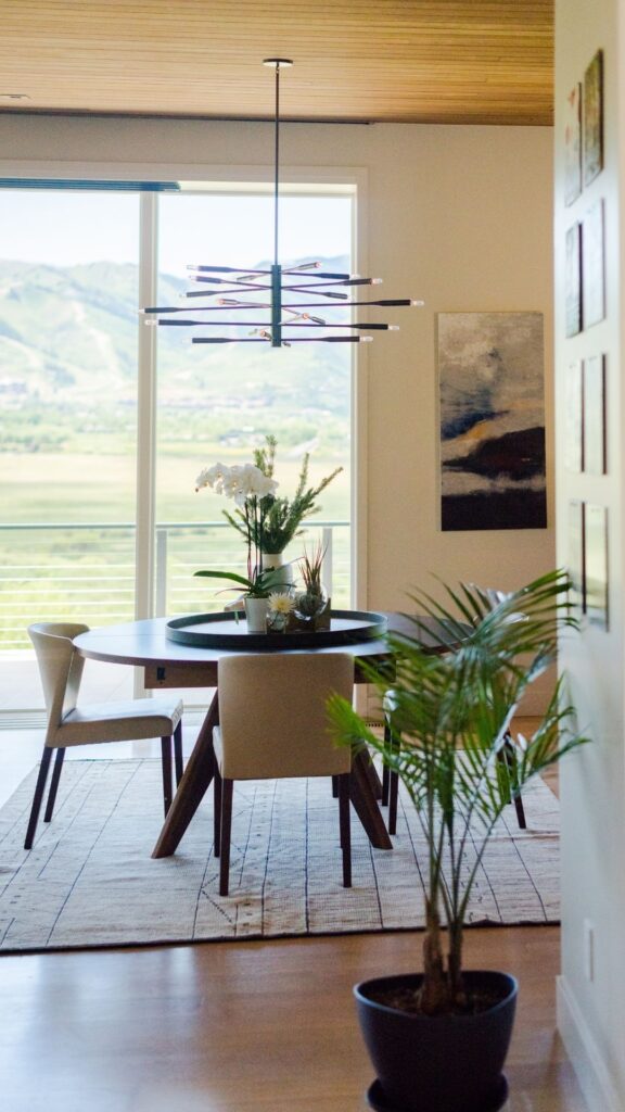 Dining-table-decoration