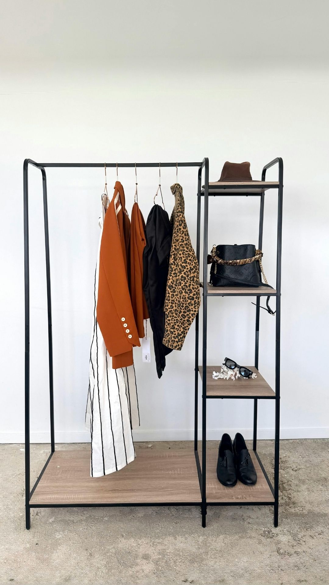 Featured-image-of-spring-casual-wardrobe-showing-a-well-arranged-clothes-for-spring