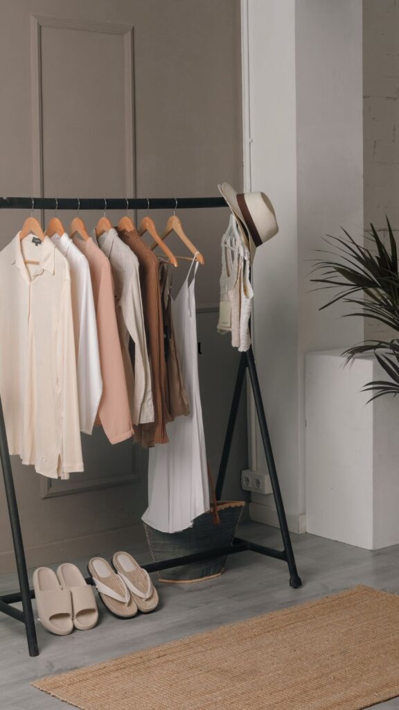 Summer-capsule-wardrobe-showing-different-clothes-that-is-arranged