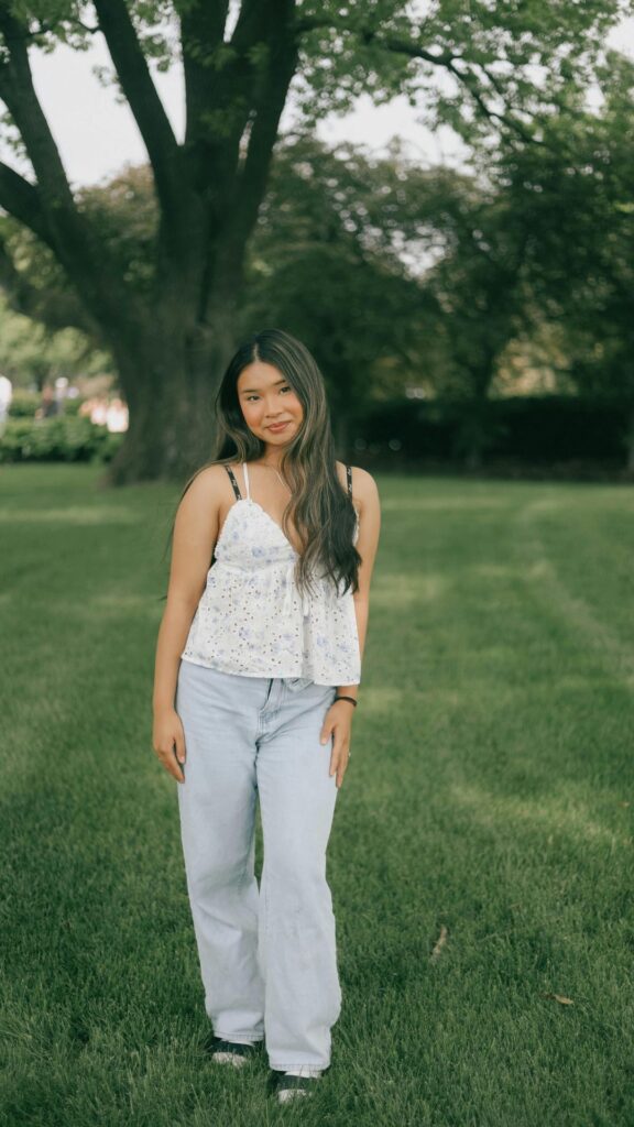 A-woman-wearing-casual-outfit