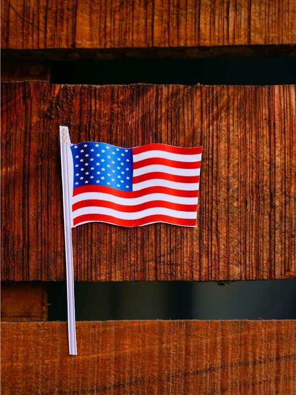 DIY-Wooden-American-Flag-Sign