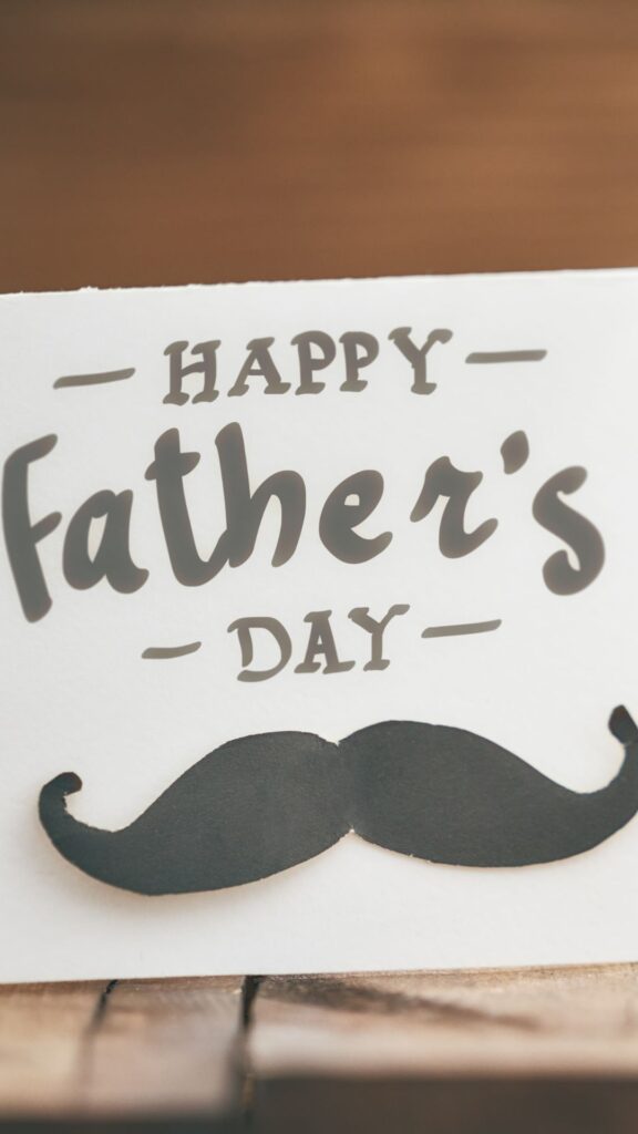 Diy-fathers-day-crafts-ideas-showing-handwritten-happy-fathers-day