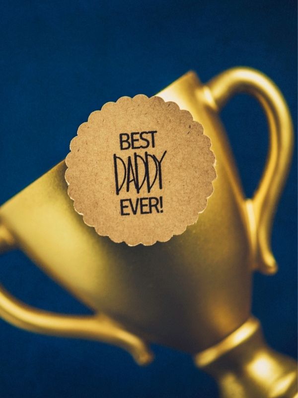 Father’s-Day-gift-ideas-from-kids-showing-Trophy-written-Best-dad-ever