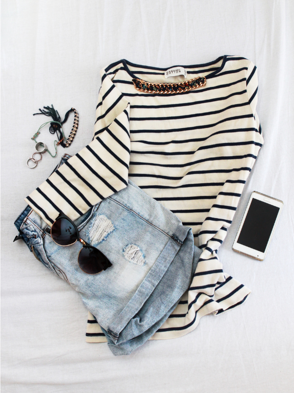 Oversized-Graphic-Tee- With-Biker-Shorts