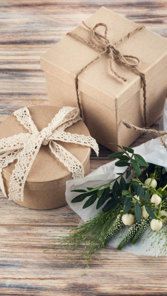 Personalized-brown-colored-gift-box-for-fathers-day-gift-ideas