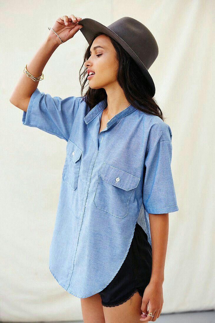 Side-slit-T-shirt