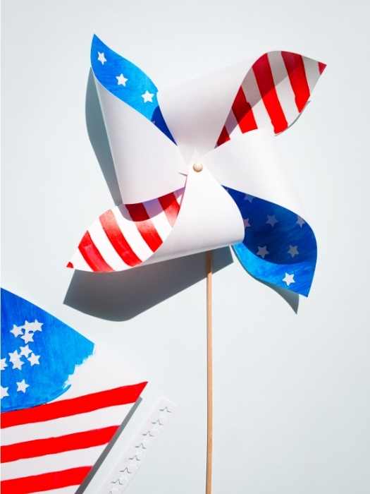 Simple-Memorial-day-crafts-for-Kids-showing-a-fan-stick-design-with-USA-flag