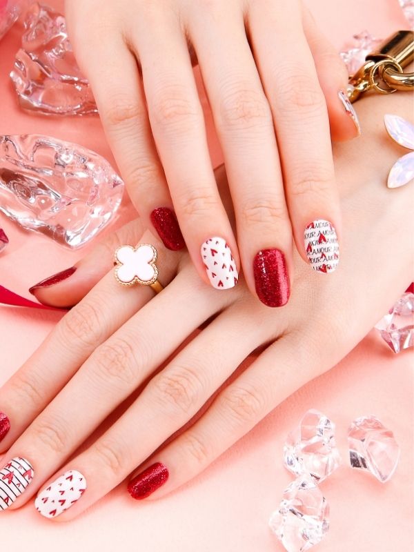 Tiny-heart-nail