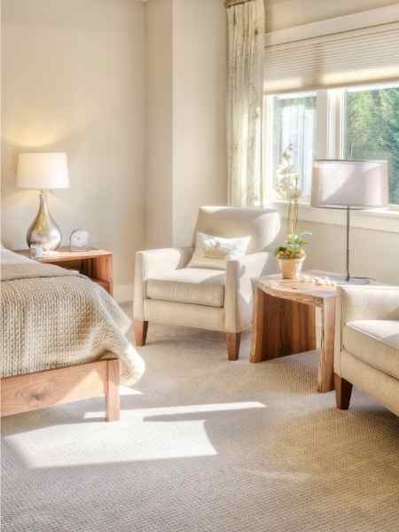 Light-Textures-That-Make-Summer-Spaces-Feel-Softer