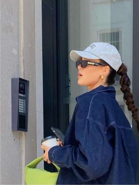 Low-Ponytail-Under-a-Hat