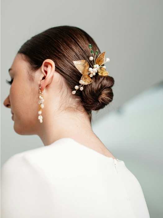 Sleek-low-bun-hairstyle-as-15-hairtsyle-for-meduim-hair