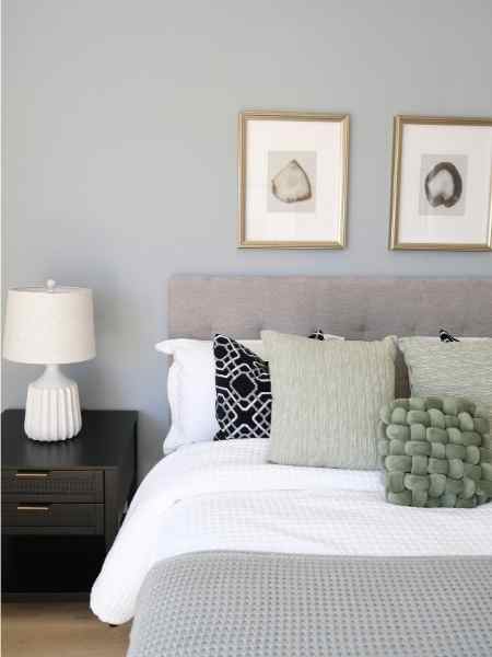 cozy-bedroom-with-elegant-home-decor