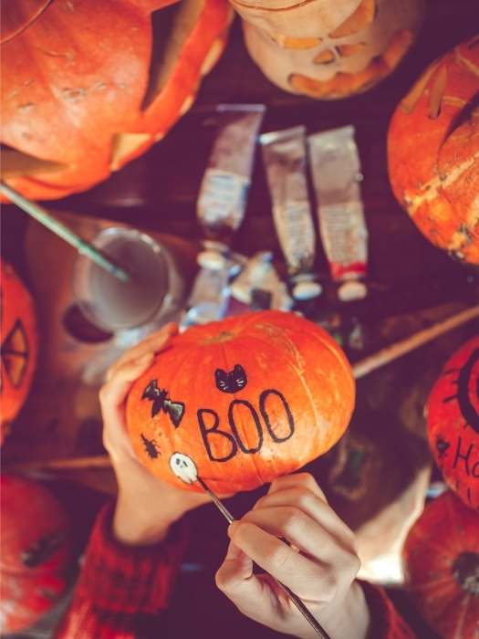 Halloween-Pumpkin-Sponge-Painting-for-Easy Halloween Crafts for Preschoolers to Make at Home