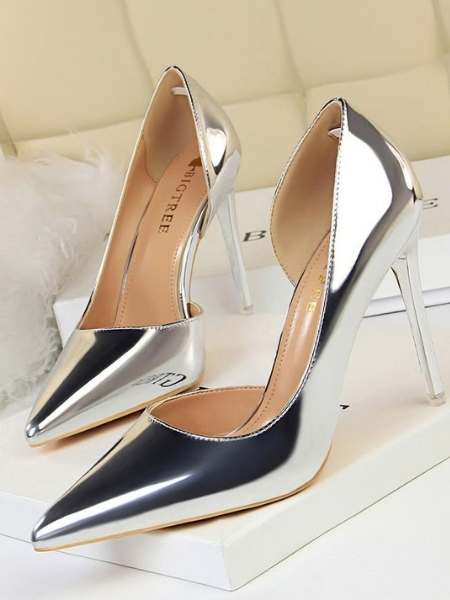Metallic-silver-Heels-as-one-of-the-classy-women's-heel-that-go-with-any-outfit