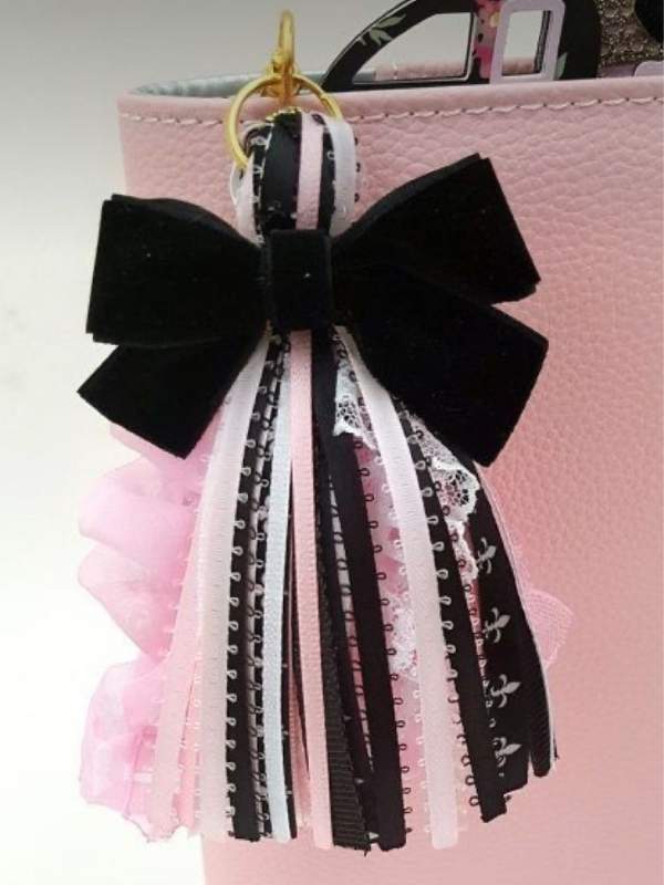Cute-Ribbon-charm-colored-black-light-pink-and-white