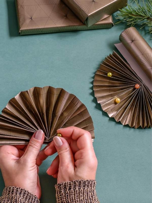 DIY-Decorative-Paper-Fan