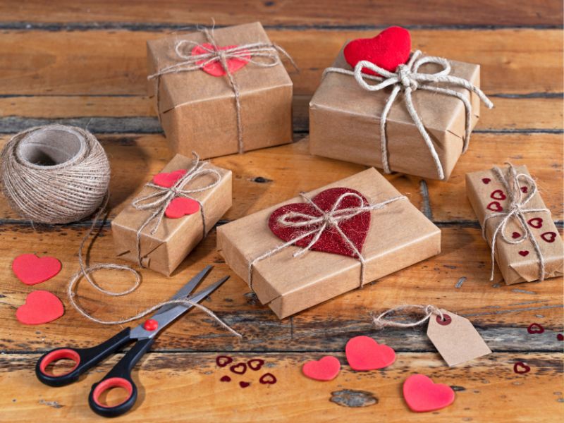 Featured-Image-Of-Handmade-Gifts-Ideas-showing-image-of-different-packaged-gifts-on-the-table