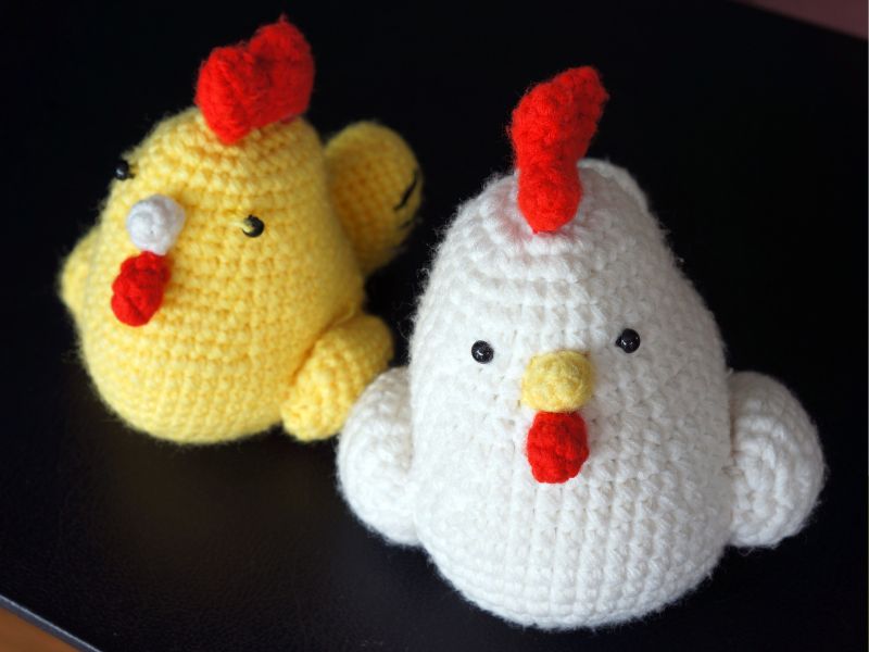 Featured-Image-of-Crochet-Chicken-showing-image-of-a-white-and-yellow-handmade-chicken-crochet