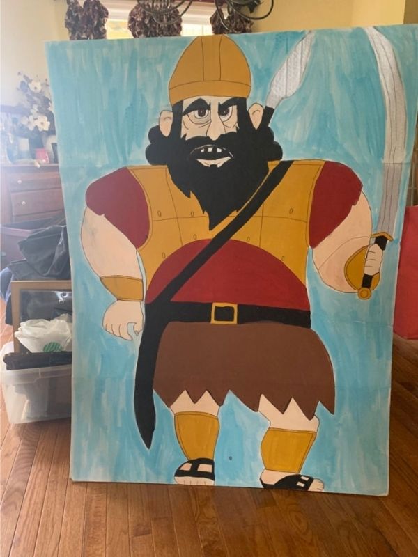 An-Image-of-giant-drawn-and-painted-goliath