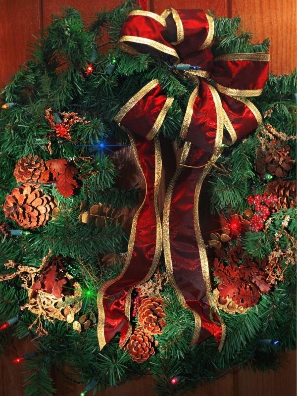 DIY Christmas-wreath-with-red-bow-design