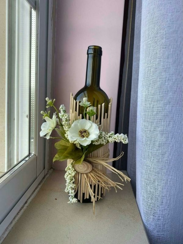 An-image-showing-Wine-Bottle-Flower-Holder