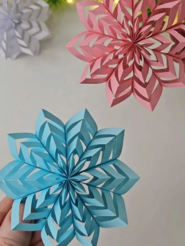 Colourful-Construction-Paper-Snowflakes.