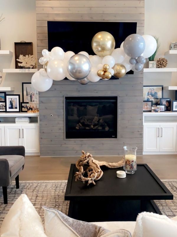 DIY-Balloon-Garland-for-the-Living-Room