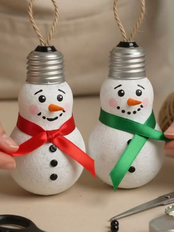DIY Snowman Decorations With Old Light Bulbs