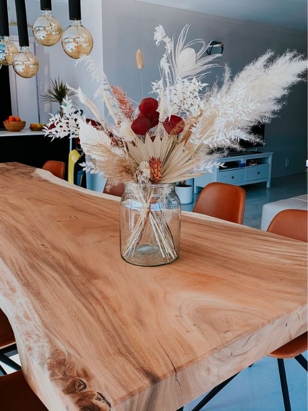 An-image-showing-a-flower-verse-on-table-centerpiece