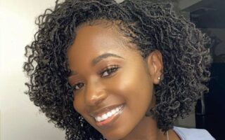 Featured-Image-Of-MicroLocs-for-Beginners-Showing-a-woman-on-Locs