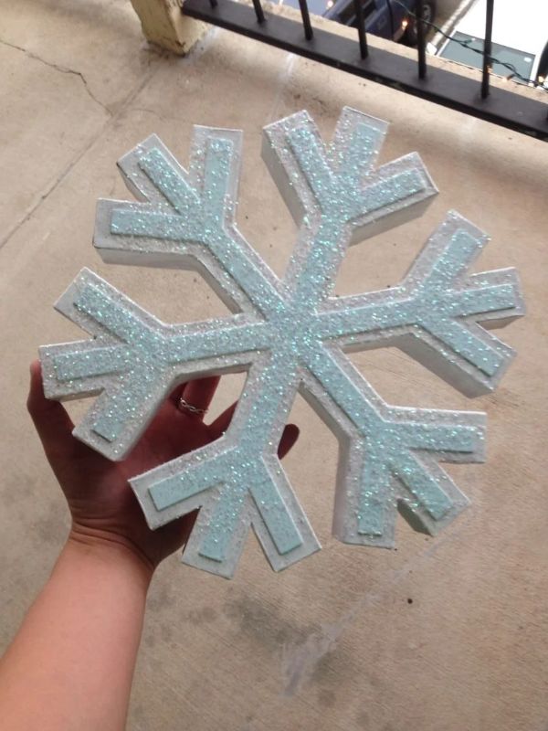  Glitter-Paper-Snowflakes.