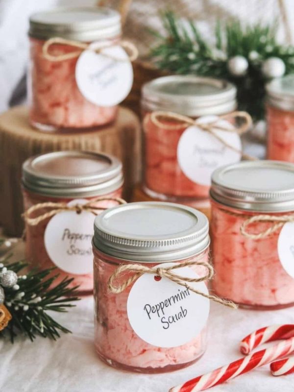 Homemade-Sugar-Scrub-in-a-Decorative-Jar.