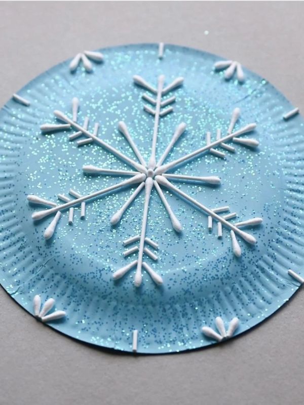 Image-of-Paper-Plate-Snowflake-Craft.