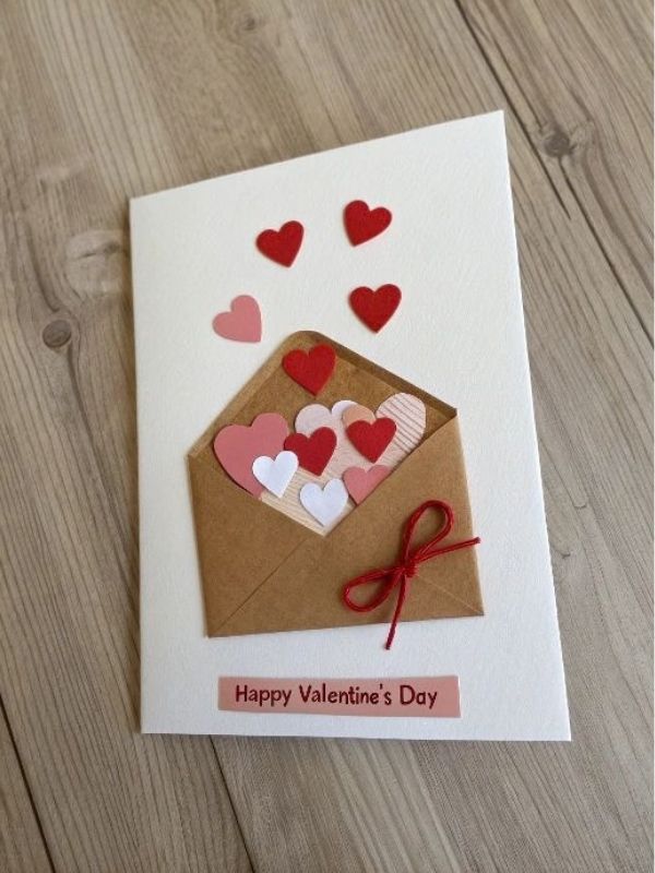 Valentine's-Day-crafts-for-preschoolers-showing-Love-Note-Pocket